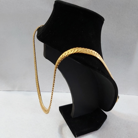 Vintage Goldtone Necklace w/Dark Navy Blue Enamel Clasp - Picture 2 of 12